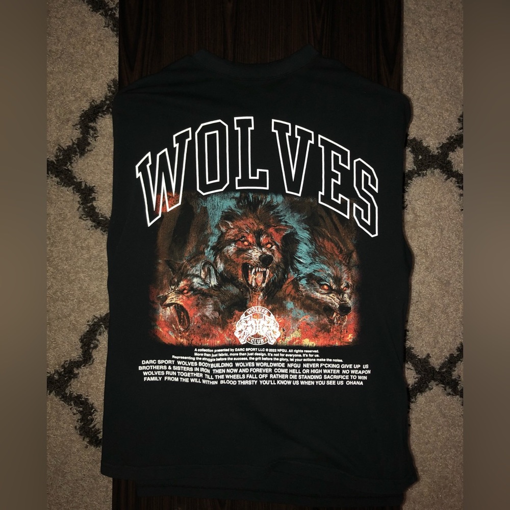 Large oversized Darcsport t shirt.